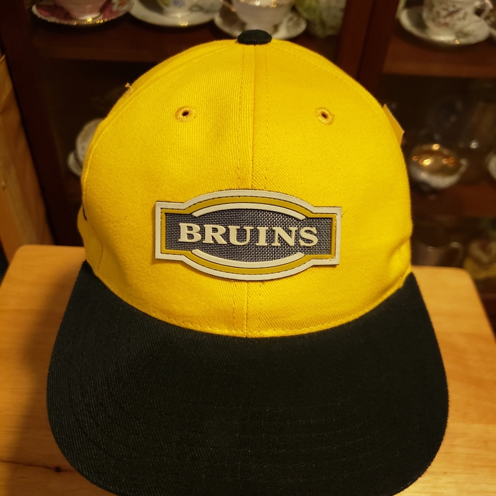 Vintage Bruins NHL Annco. Hat Snapback Yellow